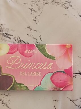 Alamar Cosmetics Princesa Del Caribe Eyeshadow Palette - Pink